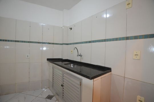 Cozinha e Área de Serviço de apartamento para alugar com 3 quartos, 63m² em Turiaçú, Rio de Janeiro