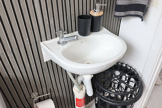 Banheiro social de apartamento para alugar com 2 quartos, 44m² em Rubem Berta, Porto Alegre