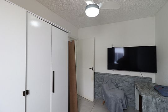 Quarto 2 de apartamento para alugar com 2 quartos, 44m² em Rubem Berta, Porto Alegre