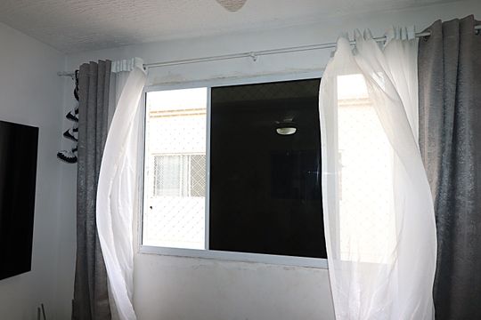 Janela da Sala de apartamento para alugar com 2 quartos, 44m² em Rubem Berta, Porto Alegre