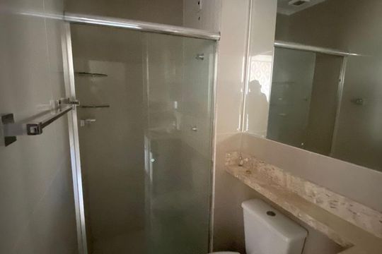 Banheiro de apartamento à venda com 2 quartos, 54m² em Jardim Belval, Barueri