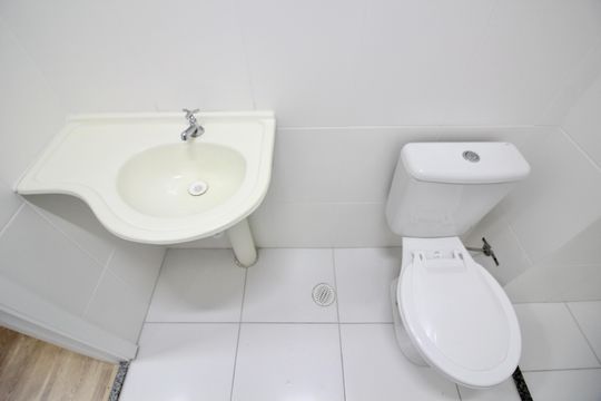 Banheiro 1 de apartamento para alugar com 2 quartos, 49m² em Jardim Helena, São Paulo