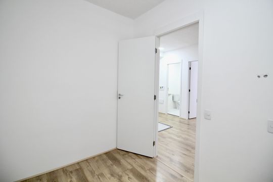Quarto 2 de apartamento para alugar com 2 quartos, 49m² em Jardim Helena, São Paulo