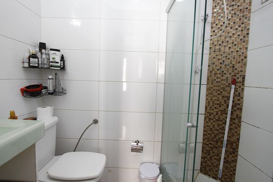 Banheiro Social de apartamento à venda com 2 quartos, 49m² em Carlos Prates, Belo Horizonte