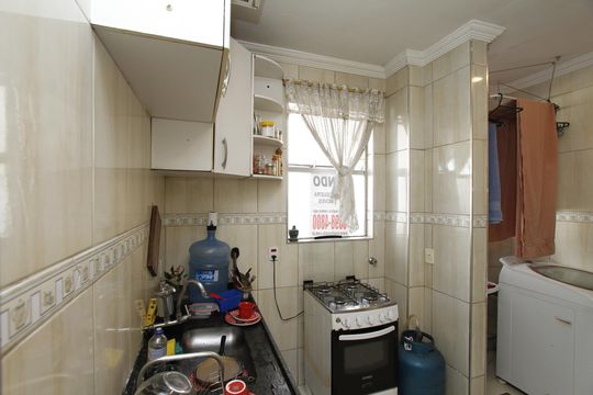 Cozinha de apartamento à venda com 2 quartos, 49m² em Carlos Prates, Belo Horizonte