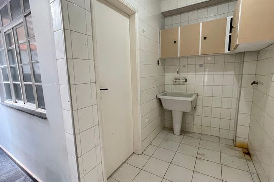 Área de Serviço de casa para alugar com 4 quartos, 350m² em Jardim das Vertentes, São Paulo