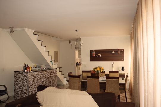 Casa à venda com 3 quartos, 210m² em Vila Nova York, São Paulo