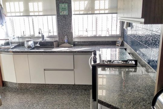 Apartamento à venda com 4 quartos, 132m² em Prado, Belo Horizonte