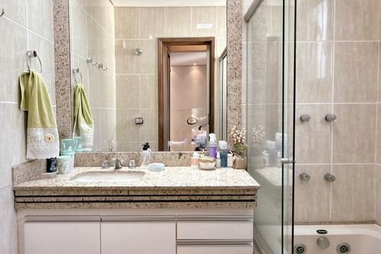 Banheiro da Suíte de apartamento à venda com 4 quartos, 132m² em Prado, Belo Horizonte