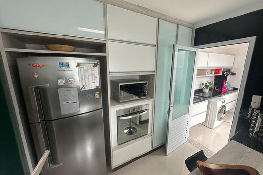 Cozinha de casa de condomínio à venda com 3 quartos, 320m² em Tremembé, São Paulo