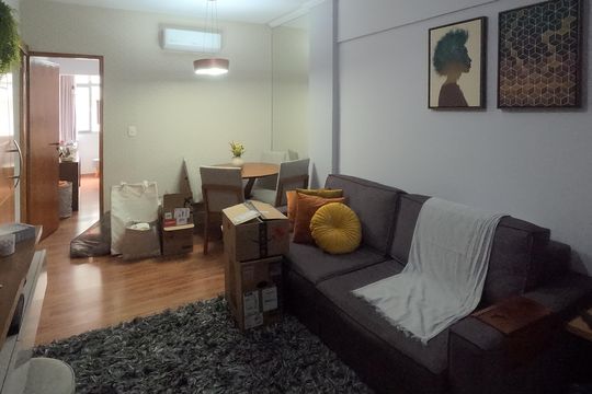 Sala de estar de apartamento para alugar com 1 quarto, 51m² em Ponta da Praia, Santos