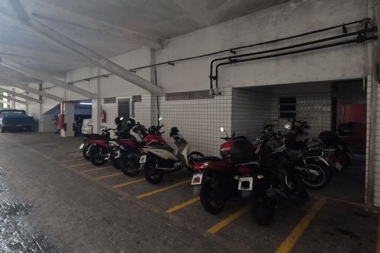 Área Comum - Garagem Motos de apartamento para alugar com 1 quarto, 51m² em Ponta da Praia, Santos