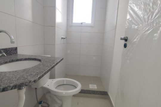 Banheiro de apartamento para alugar com 2 quartos, 44m² em Lomba do Pinheiro, Porto Alegre