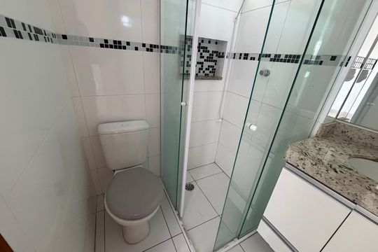 Banheiro de apartamento para alugar com 1 quarto, 30m² em Vila Aricanduva, São Paulo