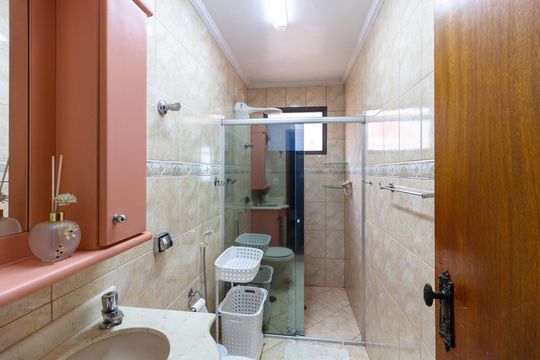 Banheiro de apartamento para alugar com 2 quartos, 79m² em Vila das Palmeiras, Guarulhos
