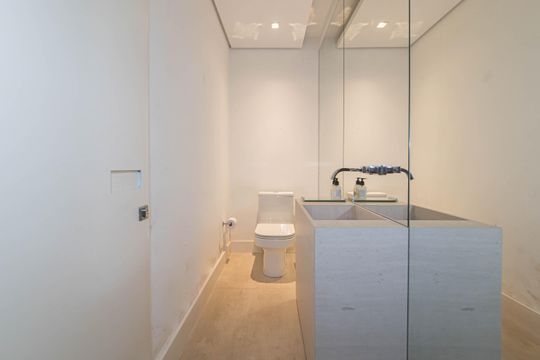 Lavabo de casa à venda com 3 quartos, 350m² em Granja Julieta, São Paulo