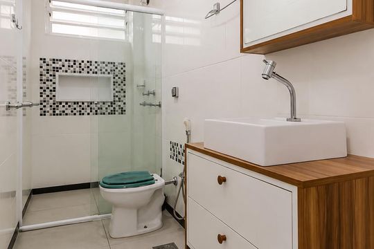 Banheiro de apartamento para alugar com 2 quartos, 60m² em Santana, Porto Alegre