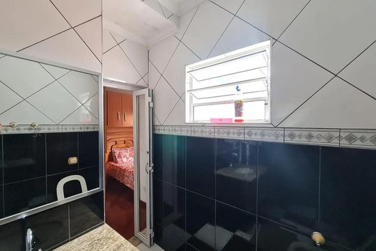 Banheiro de casa à venda com 4 quartos, 210m² em Jardim Santa Mena, Guarulhos