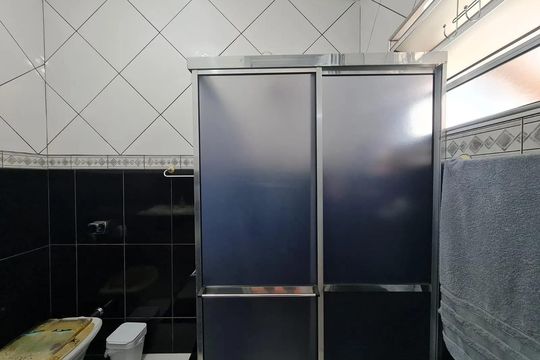 Banheiro de casa à venda com 4 quartos, 210m² em Jardim Santa Mena, Guarulhos