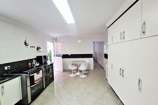 Cozinha de casa à venda com 4 quartos, 210m² em Jardim Santa Mena, Guarulhos
