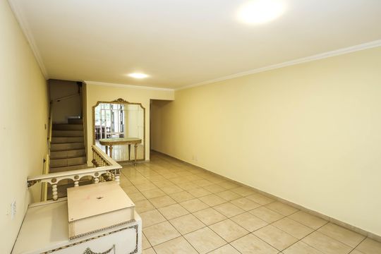 Sala de casa à venda com 3 quartos, 152m² em Vila Mariana, São Paulo