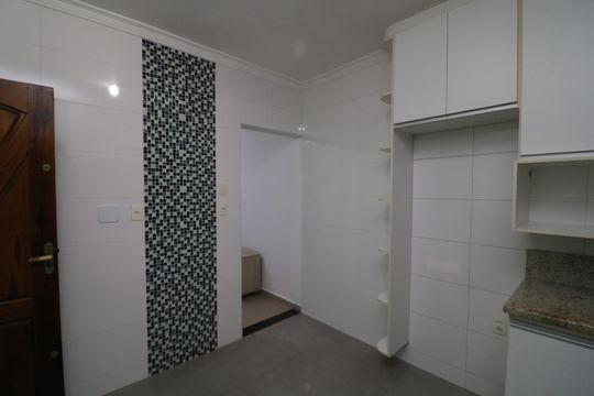 Cozinha de casa para alugar com 2 quartos, 50m² em Vila Antonieta, São Paulo