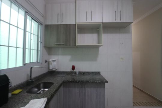 Cozinha de casa para alugar com 2 quartos, 50m² em Vila Antonieta, São Paulo