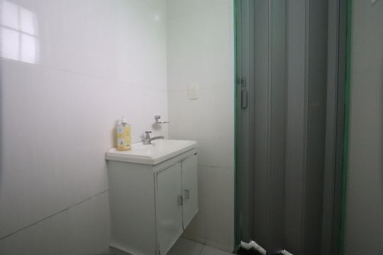 Lavabo da Área Comum de casa para alugar com 2 quartos, 50m² em Vila Antonieta, São Paulo