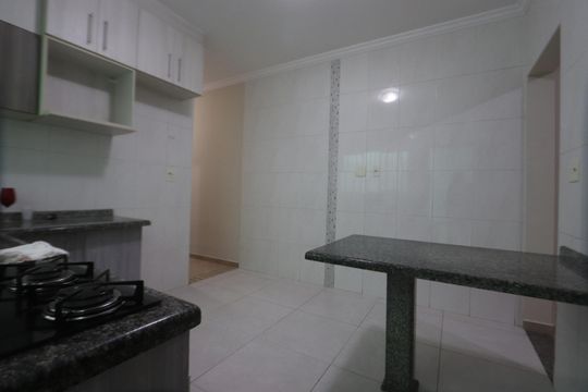 Cozinha de casa para alugar com 2 quartos, 50m² em Vila Antonieta, São Paulo