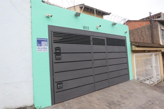Fachada de casa para alugar com 2 quartos, 50m² em Vila Antonieta, São Paulo