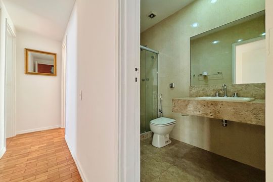Corredor de apartamento para alugar com 3 quartos, 120m² em Ipanema, Rio de Janeiro
