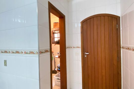 Cozinha - Dispensa de casa à venda com 3 quartos, 168m² em Baronesa, Osasco