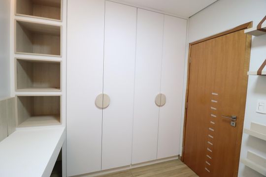 Quarto 1 de apartamento para alugar com 3 quartos, 120m² em Nossa Senhora Aparecida, Uberlândia