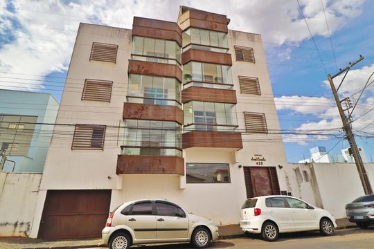 Fachada de apartamento para alugar com 3 quartos, 120m² em Nossa Senhora Aparecida, Uberlândia