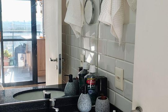 Banheiro de apartamento à venda com 1 quarto, 33m² em Bom Retiro, São Paulo