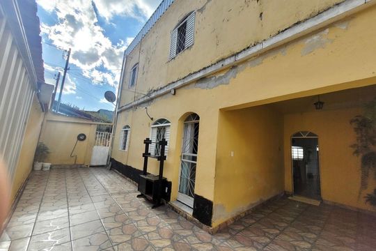 Fachada  de casa para alugar com 3 quartos, 80m² em São Cristóvão, Belo Horizonte