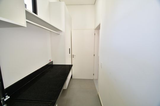 Área de Serviço de casa de condomínio para alugar com 4 quartos, 310m² em Bosque das Palmeiras, Campinas