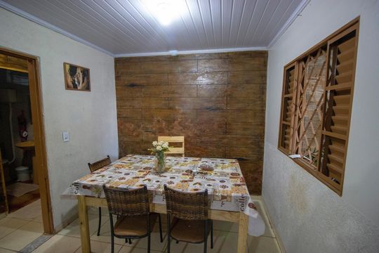 Cozinha de casa à venda com 6 quartos, 200m² em Qnm 23, Brasília