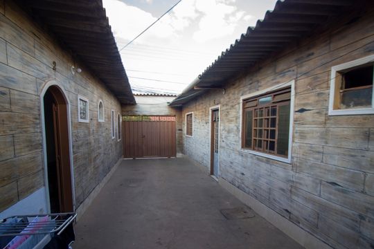 Área externa de casa à venda com 6 quartos, 200m² em Qnm 23, Brasília