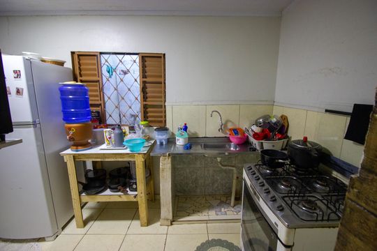 Cozinha de casa à venda com 6 quartos, 200m² em Qnm 23, Brasília