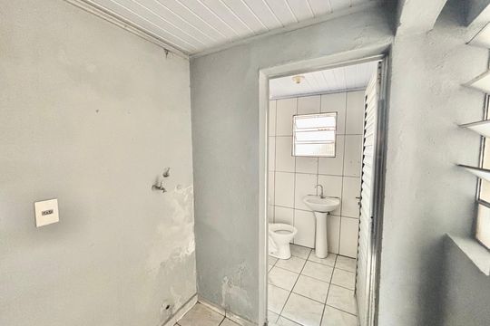 Área de Serviço de casa para alugar com 1 quarto, 70m² em Jardim Laone, São Paulo