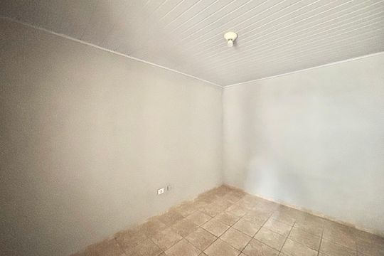 Quarto 1 de casa para alugar com 1 quarto, 70m² em Jardim Laone, São Paulo