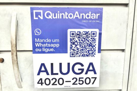 Fachada de casa para alugar com 1 quarto, 70m² em Jardim Laone, São Paulo