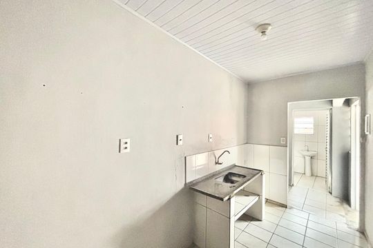 Casa para alugar com 1 quarto, 70m² em Jardim Laone, São Paulo