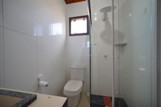 Banheiro de casa para alugar com 2 quartos, 50m² em Ingleses do Rio Vermelho, Florianópolis
