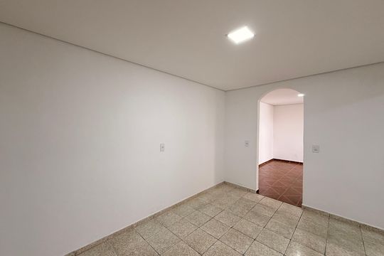 Sala de casa para alugar com 2 quartos, 60m² em Vila Sao Paulo, Jundiaí