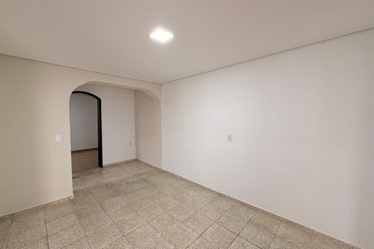 Sala de casa para alugar com 2 quartos, 60m² em Vila Sao Paulo, Jundiaí