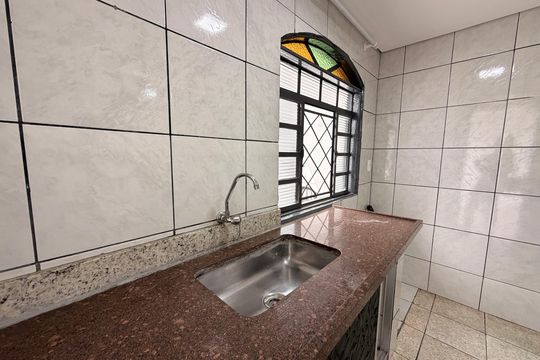 Cozinha de casa para alugar com 2 quartos, 60m² em Vila Sao Paulo, Jundiaí
