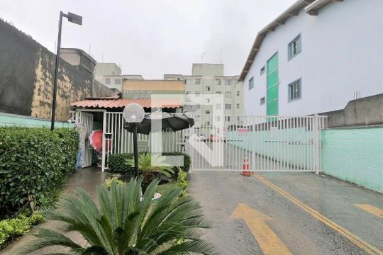Fachada do Prédio  de apartamento para alugar com 2 quartos, 45m² em Cidade Parque Brasilia, Guarulhos