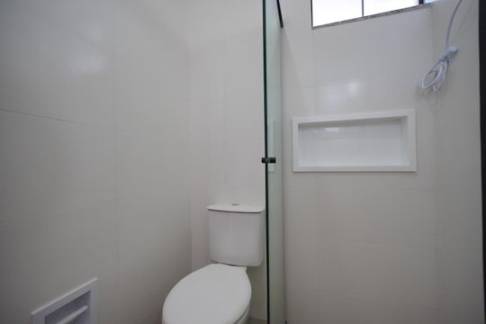 Banheiro de apartamento para alugar com 1 quarto, 22m² em Potecas, São José